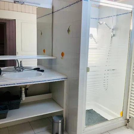 בית נופש Maison Avec Terrasse A 50 M De La *