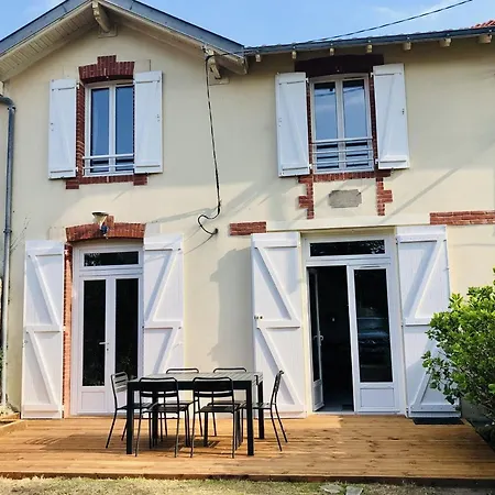 Maison Avec Terrasse A 50 M De La