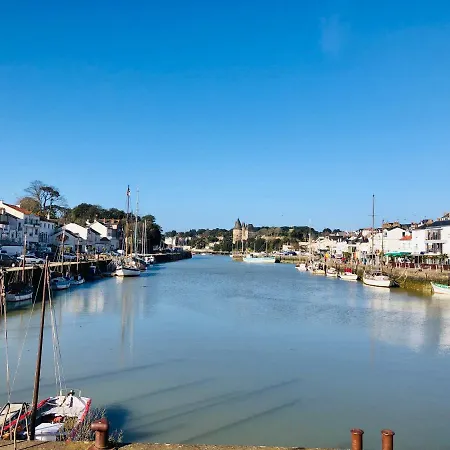 בית נופש Maison Avec Terrasse A 50 M De La