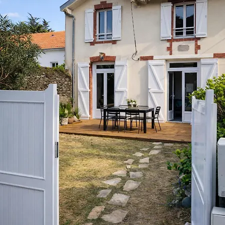 Casa de Férias Maison cosy à 50m plage avec terrasse ensoleillée Pornic