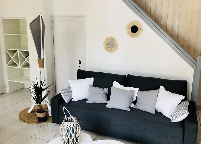 Maison Cosy A 50M Plage Avec Terrasse Ensoleillee * بورنيك